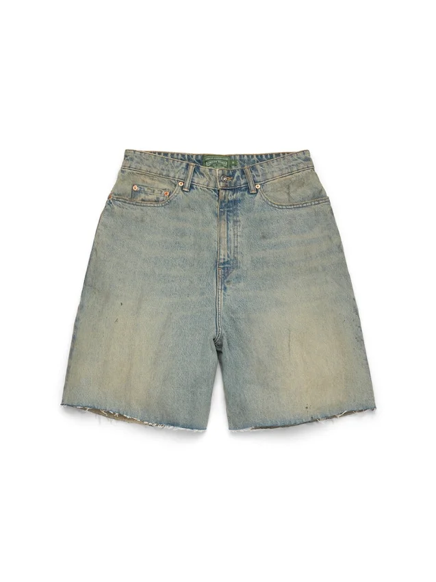 Denim shorts i smutsig tvätt