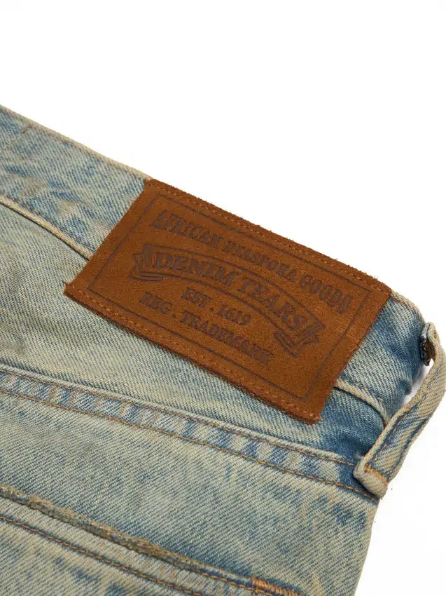 Denim shorts i smutsig tvätt